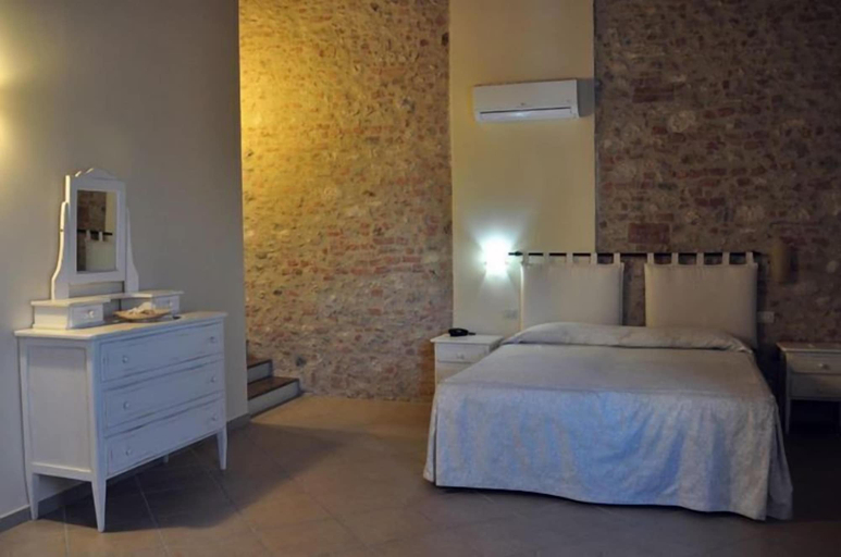 Bedroom 3, Arnolfo B&B, Siena