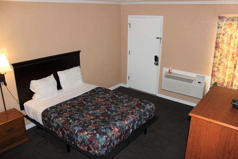 Bedroom 4, Bar-Mel Inn, McCormick