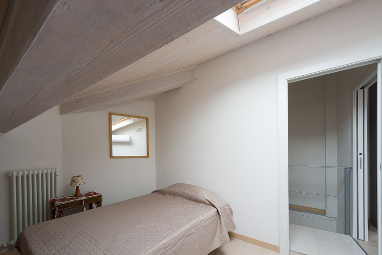Room 4, Mamma Ciccia Holiday Home - Valeria, Lecco