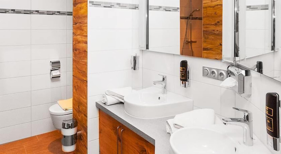 Bathroom 5, Landhotel Mappacher Hof, Schwandorf