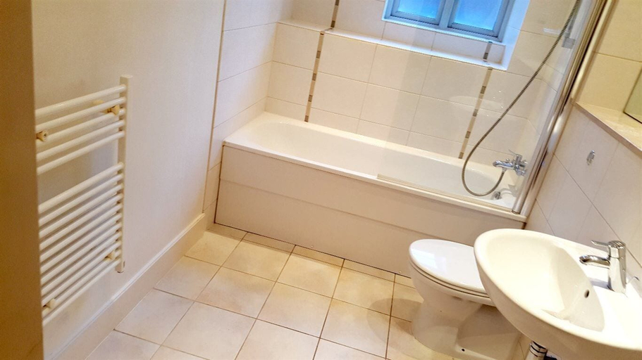 Bathroom 3, Premier Apartments, Bradford