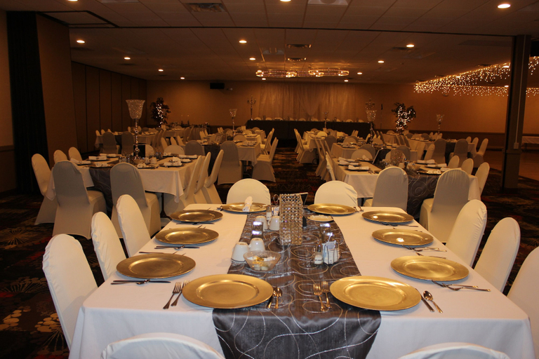 Food & Drinks 5, Ramada by Wyndham Grand Forks, Grand Forks