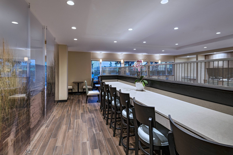 Food & Drinks 5, TownePlace Suites by Marriott Naples, Collier