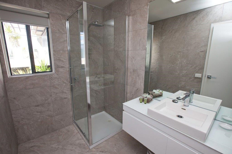 Bathroom 4, Coastal Motel, Colac-Otway - South