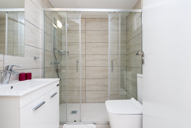 Bathroom 3, Fig Tree Z Holiday Villas