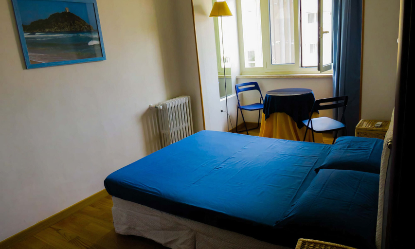 Bedroom 3, Luna Rossa Rooms, Cagliari