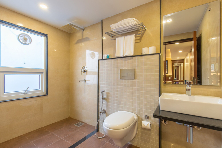 Bathroom 5, Thamel Boutique Hotel, Bagmati