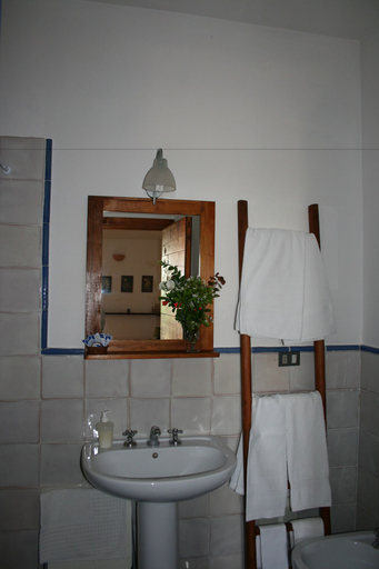 Bathroom 3, Agriturismo La Vecchia Quercia, Salerno