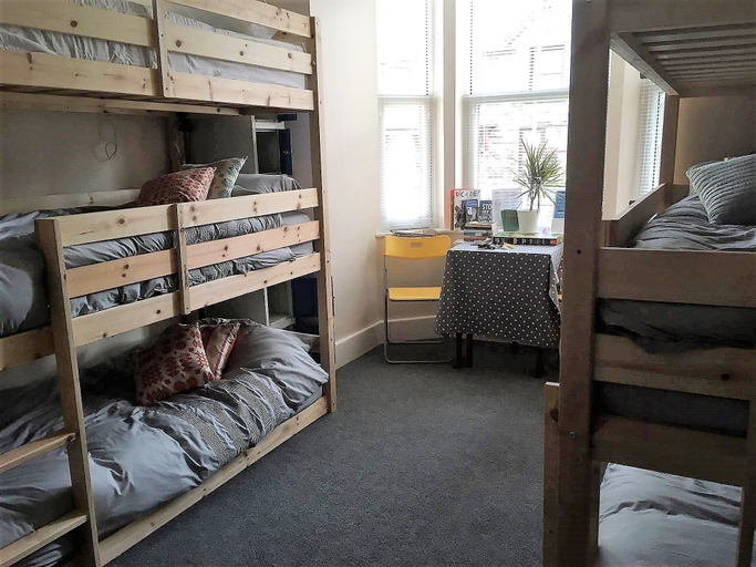 Others 4, CellB - Hostel, Gwynedd
