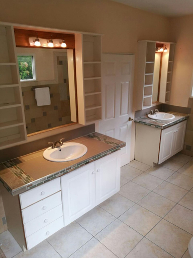 Bathroom, Chancery Hall Hideaway Guest Apt