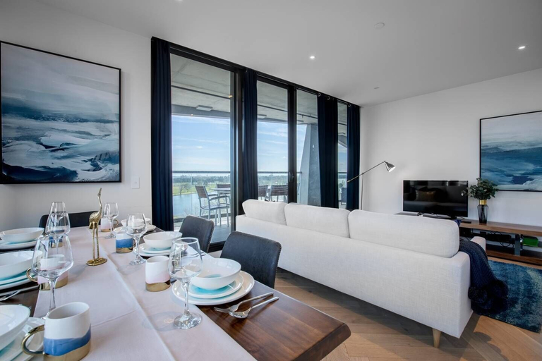 Others 5, Breathtaking Lake/parkview Apt Pool&gym@3br, Melbourne