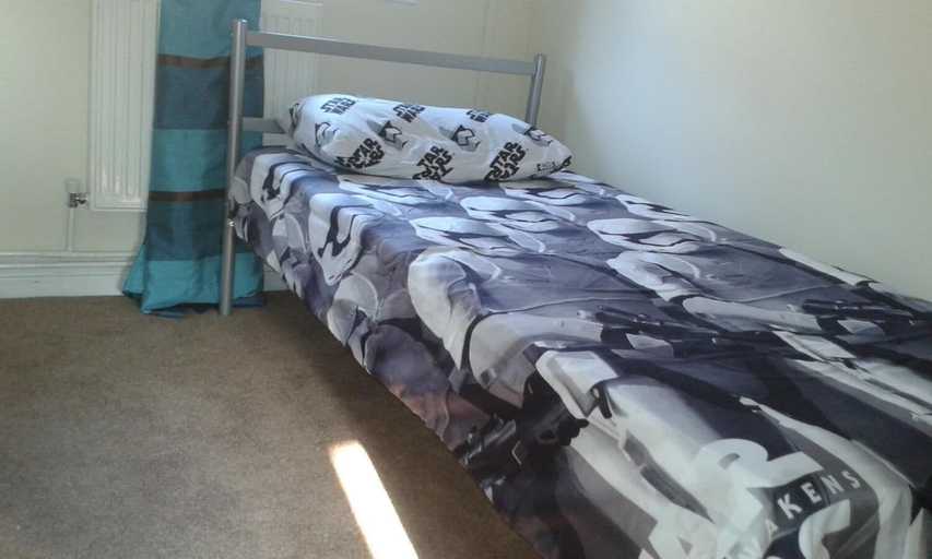 Bedroom 2, Mariskals, Essex