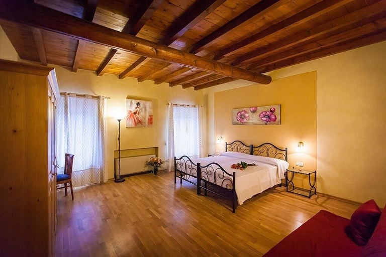 Bedroom 3, Hotel Alla Corte dei Bicchi, Mantua