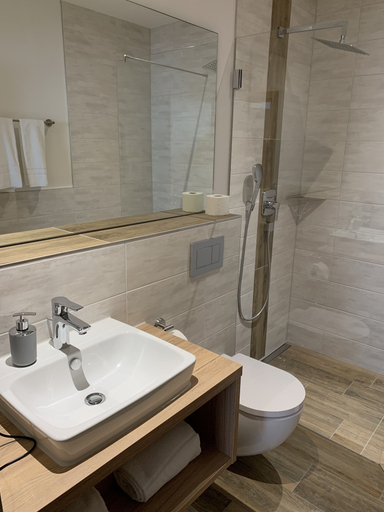 Bathroom 5, Weingut Bugner Meizelhof, Mainz-Bingen