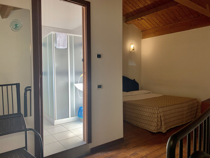 Bedroom 4, Hotel Riverside, Modena