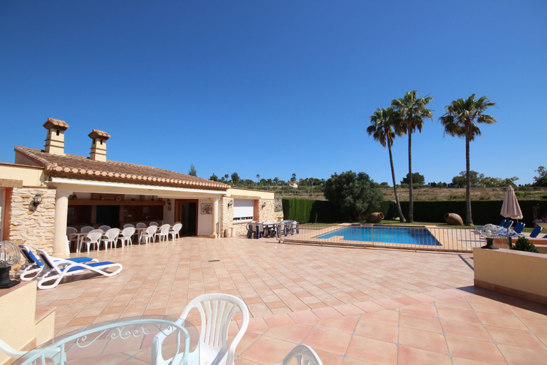 Sport & Beauty 4, Luxury Villa Surrounded by Vineyards - 7bd Great for Big Groups W/private Pool, Alicante