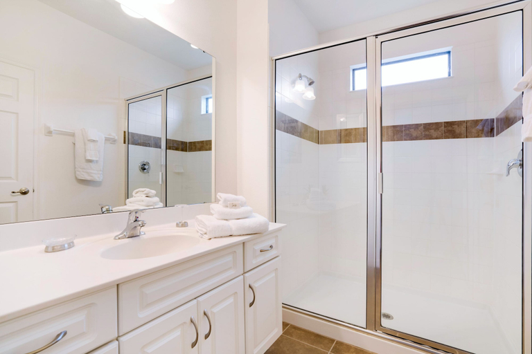 Bathroom 4, 2609rosemont, Polk