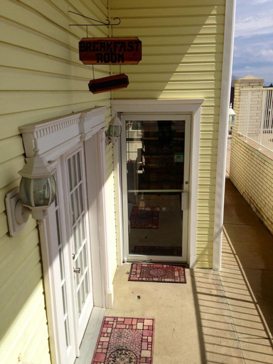 Exterior & Views 24