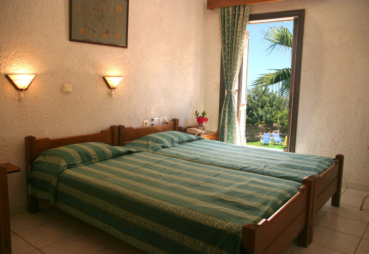 Bedroom 3, Iliostasi Beach Apartments, Crete