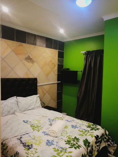 Bedroom 5, Luc Lodge, City of Cape Town
