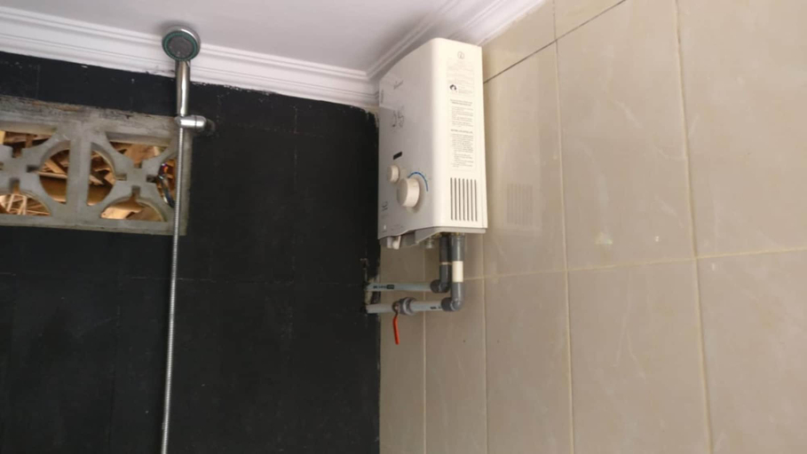 Bathroom 4, Klakat Bambu Homestay - Hostel, Bantul