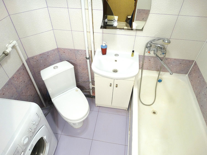 Bathroom 4, Inndays on Krasnoarmeiskiy 4, Tula