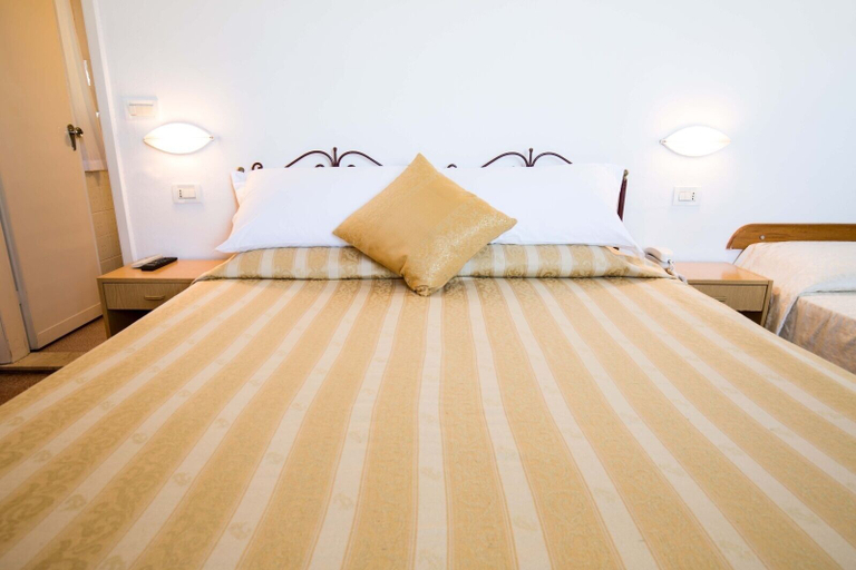 Bedroom 3, Hotel Villa Sole, Rimini
