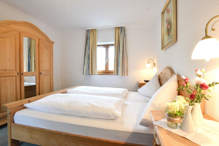 Bedroom 3, Gasthaus Aiplspitz, Miesbach