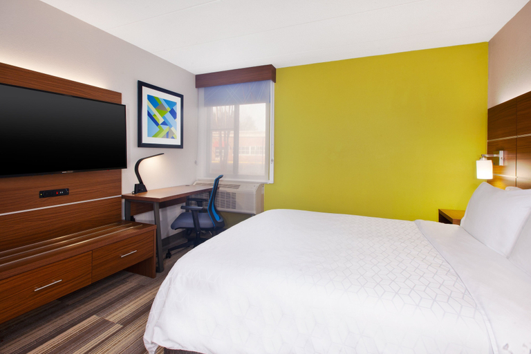 Bedroom 5, Holiday Inn Express FAIRFAX - ARLINGTON BOULEVARD by IHG, Fairfax City