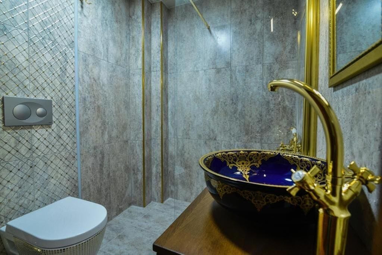 Bathroom 5, Basilica GuestHouse, Fatih