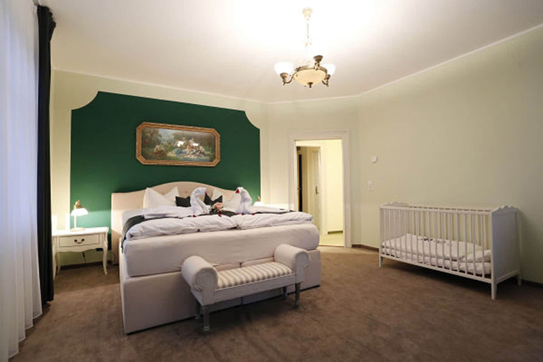 Bedroom 4, Villa Hierschel, Burgenlandkreis