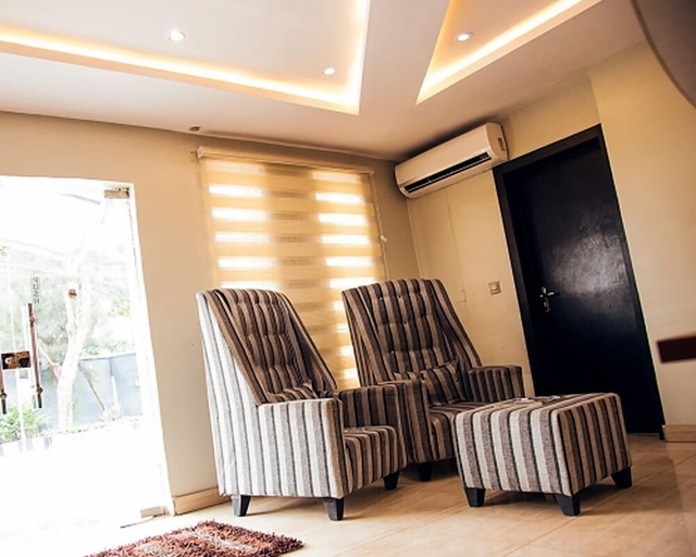 Others 5, Lantano Cottage, Mushin
