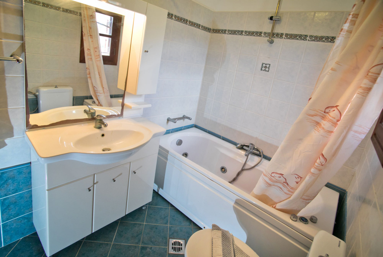 Jetted tub, Hot Tub Cottage Kalymnos, South Aegean