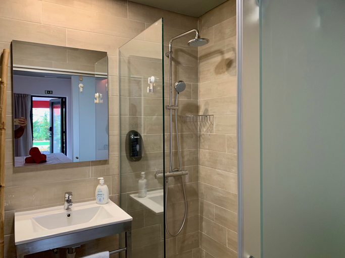 Bathroom 3, Villa 3 Caparica, Lisbon GAY Beach Hotel, Almada