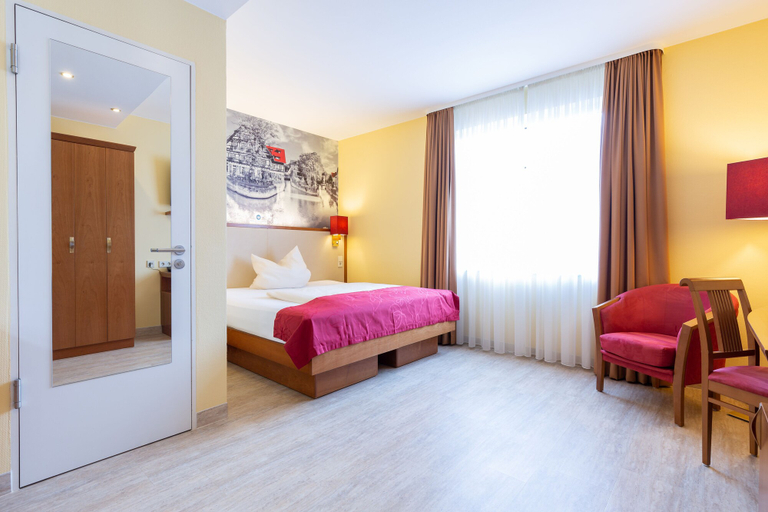 Bedroom 3, Hotel am Schillerpark, Esslingen