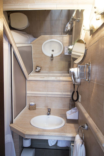 Bathroom 4, Carilo Soleil Apart Hotel, Pinamar
