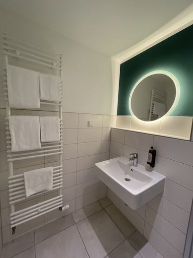 Bathroom 5, Hotel Xenia, Flensburg