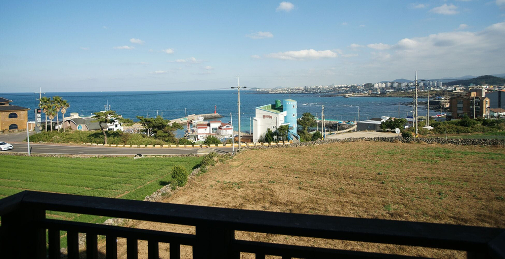 Others 5, eL Roman Pension, Jeju