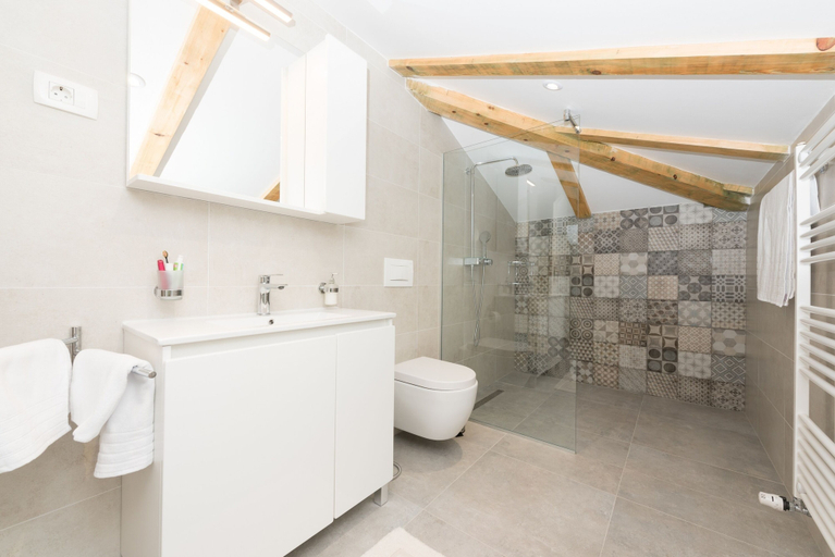 Bathroom 4, Villa Lorenzo, Lovran