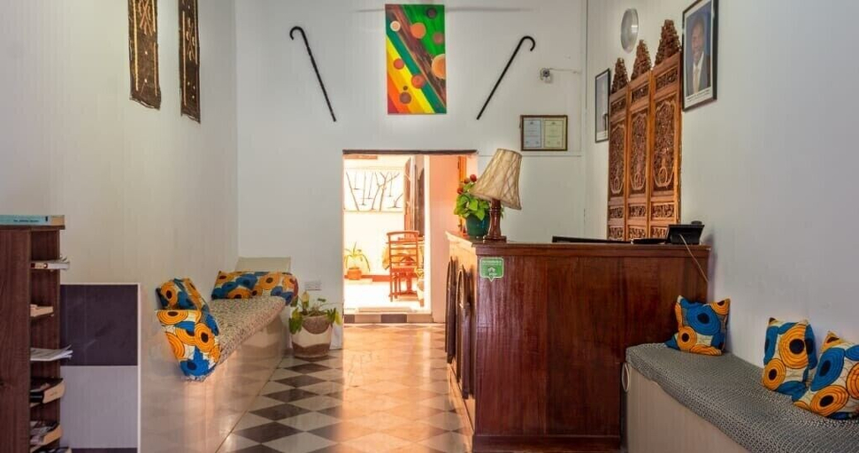 Others 4, Mrusi House, Mjini