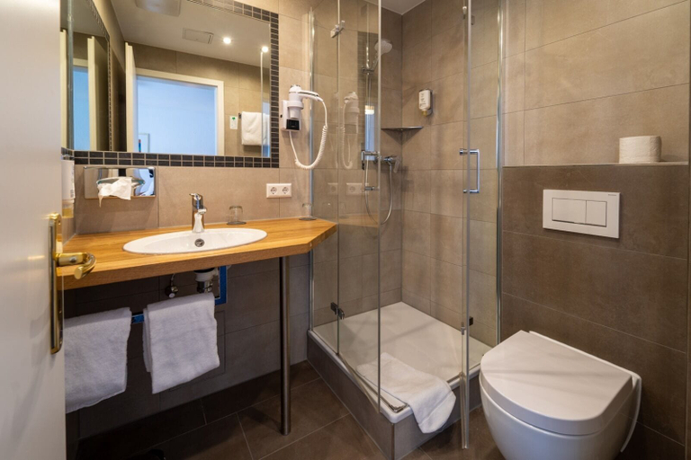 Bathroom 5, Hotel Württemberger Hof, Reutlingen