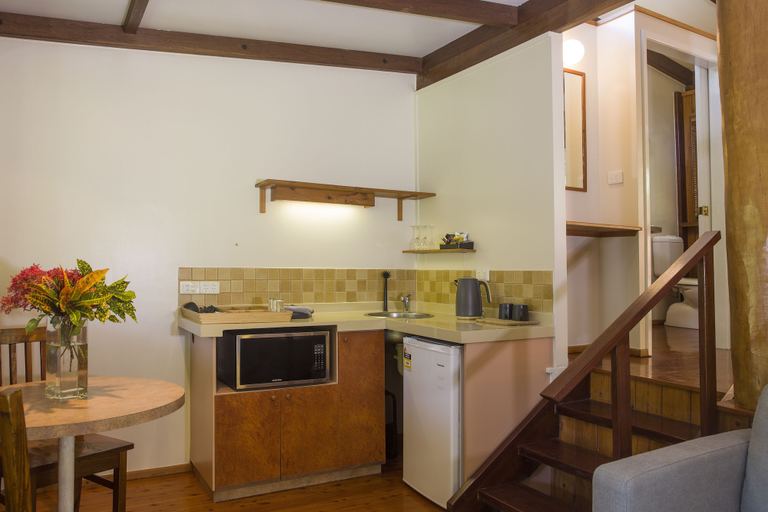 Others 4, Milkwood Lodge, Cook