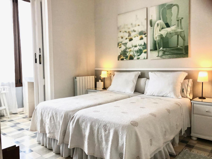 Bedroom 2, Hostal B&B Poblenou, Barcelona
