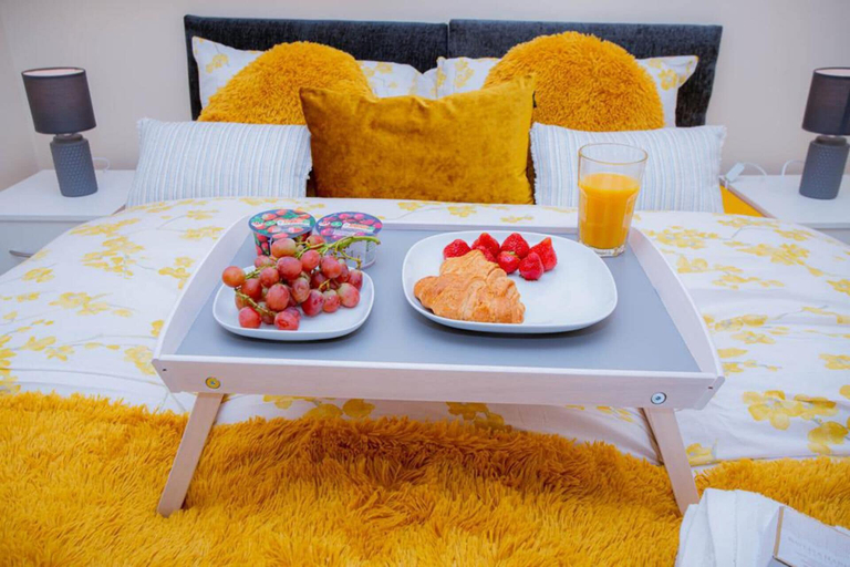 Food & Drinks, Beautiful two Bedrooms Ensuite Apartment, Northamptonshire