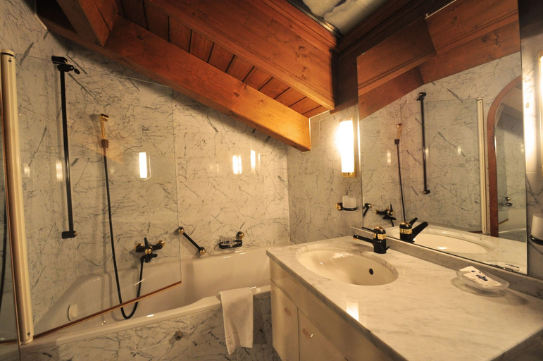 Bathroom 3, Haus Tiefbach - Wohung Cervino, Visp