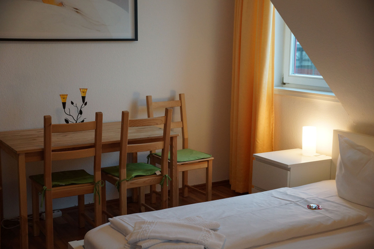 Bedroom 3, Hotel Postbauer Heng, Neumarkt in der Oberpfalz