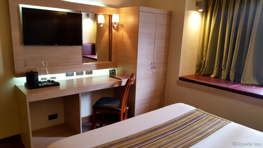Bedroom 2, Microtel by Wyndham Baguio, Baguio City