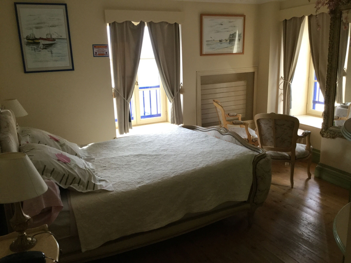 Bedroom 4, Mado, Somme