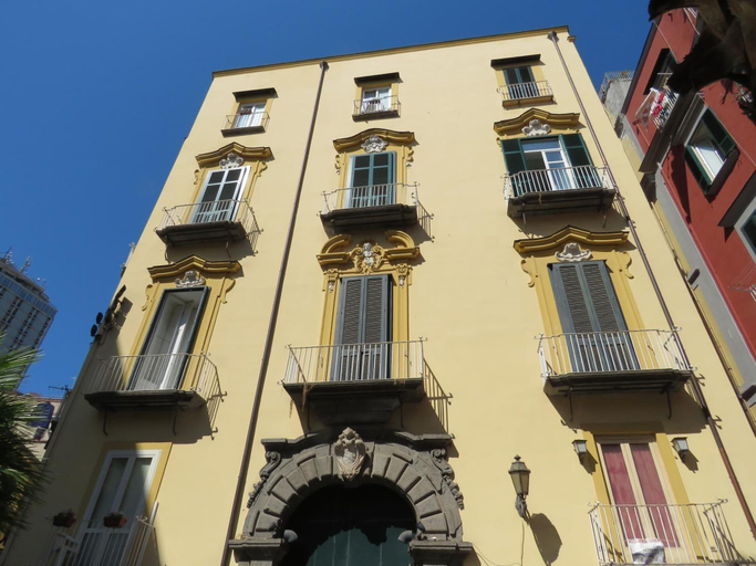 Exterior & Views 2, Olimpo degli Dei, Napoli