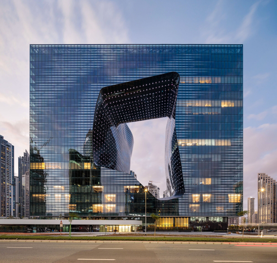 Exterior & Views